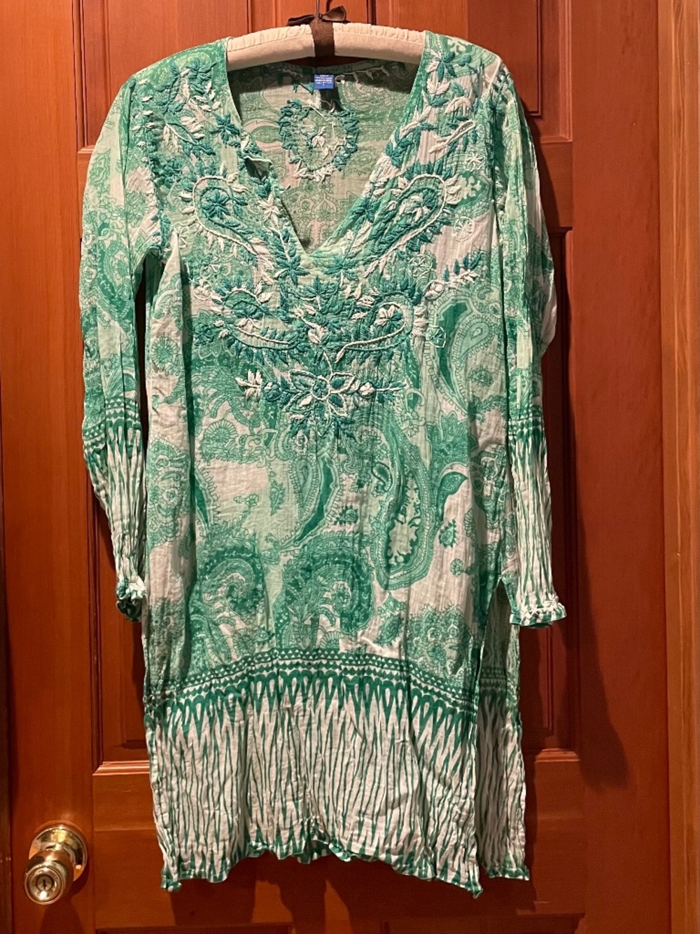 RAZ Large Seafoam Green Pullover w/ Long Sleeves w/Embroidery at Neckline